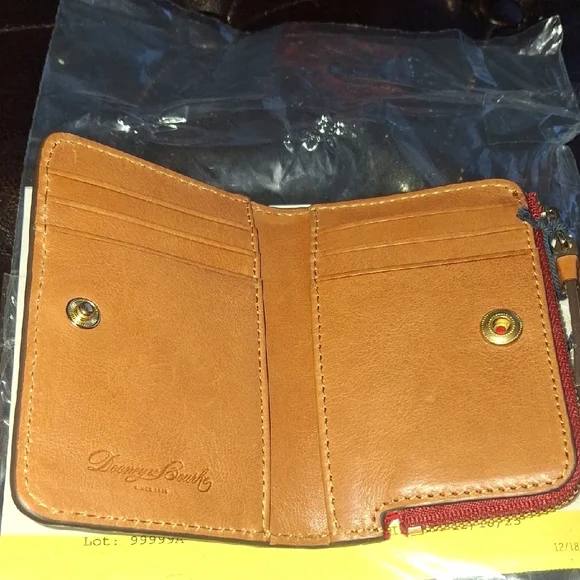 Dooney & Bourke Florentine Zip Credit Card Wallet 12 - Picture 3 of 6